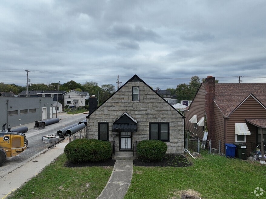 1472 S Champion Ave, Columbus, OH 43207 - photo 2