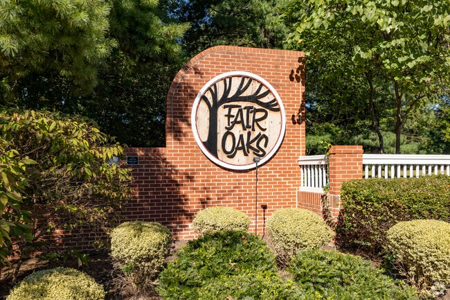 The neighborhood of Fair Oaks welcomes you.