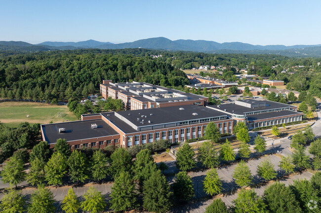 Patrick Henry High School has an enrollment of 2,005.