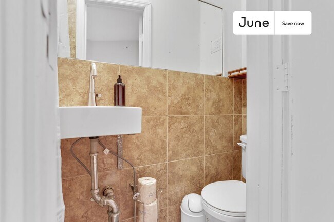 531 W 48th St, New York, NY 10036 - photo 6