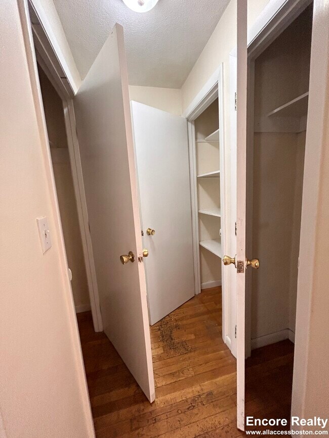 50 Gardner St unit 10, Allston, MA 02134 - photo 4