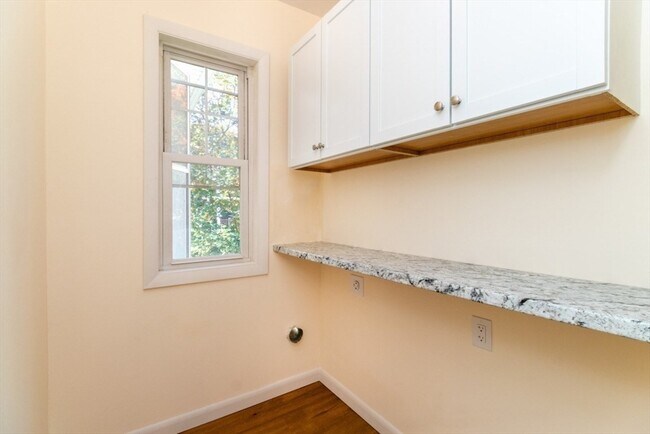 8 Hastings St unit 2, West Roxbury, MA 02132 - photo 5