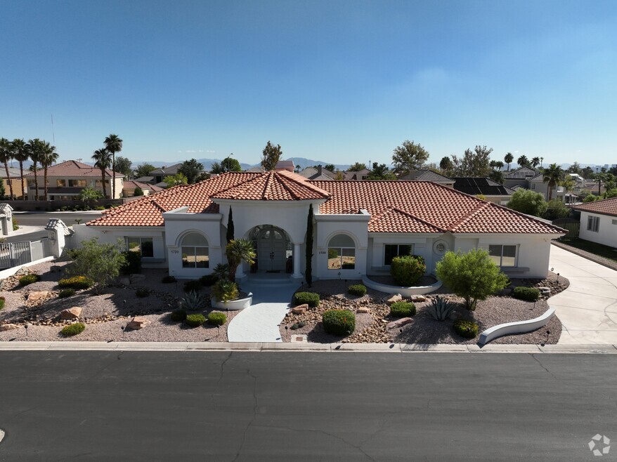 1720 Oval Cir, Las Vegas, NV 89117 - photo 2