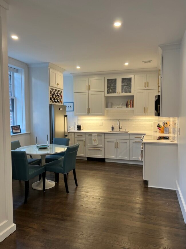 82 Chestnut St unit 23, Boston, MA 02108 - photo 3