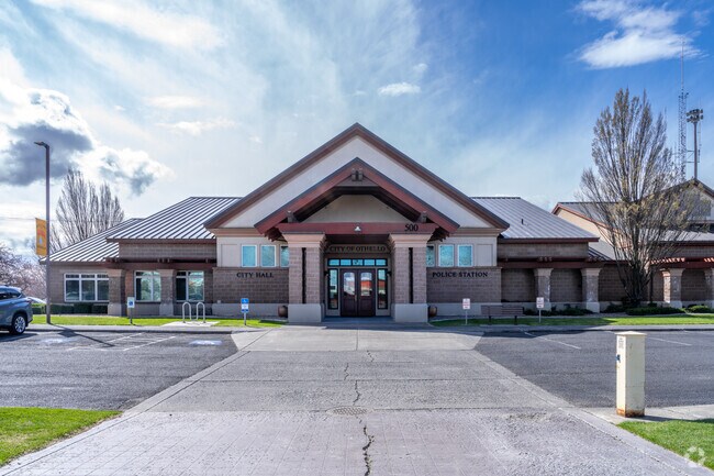 The Othello city hall and police department are located in the heart of downtown.