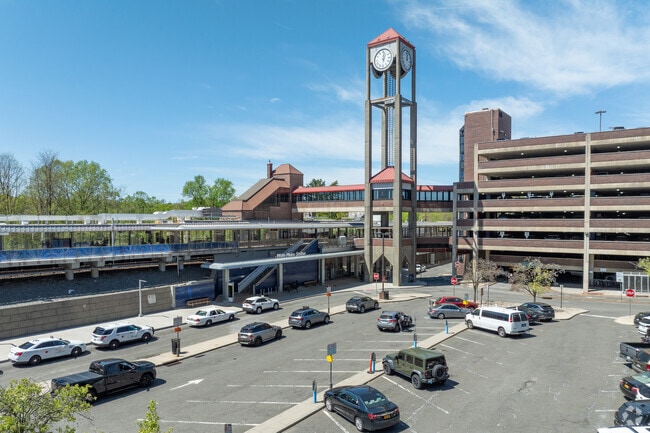 The White Plains train station gets Murray Hill Middle Heathcote commuters to New York City in less than 30 minutes.