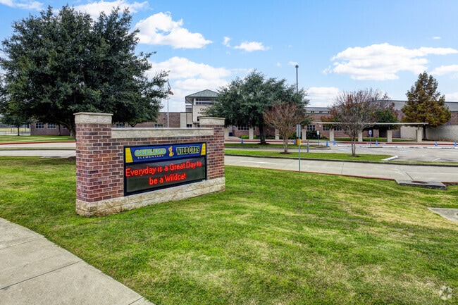 Oakland Elementary, in Houston, TX, shapes young minds in a nurturing environment.
