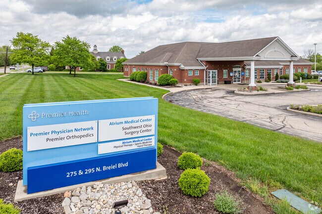 Private practices and specialized care are just outside El Dorado-Williamsdale on Breiel Blvd.