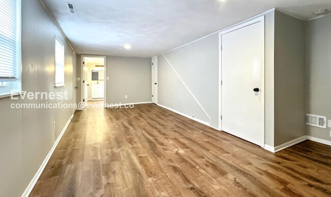 9515 E 18 St S, Independence, MO 64052 - photo 7