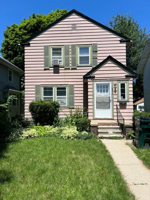 1300 W Barnes Ave, Lansing, MI 48910 - photo 1