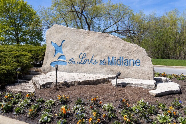 The Links at Midlane is a cozy neighborhood on the outskirts of Waukegan.