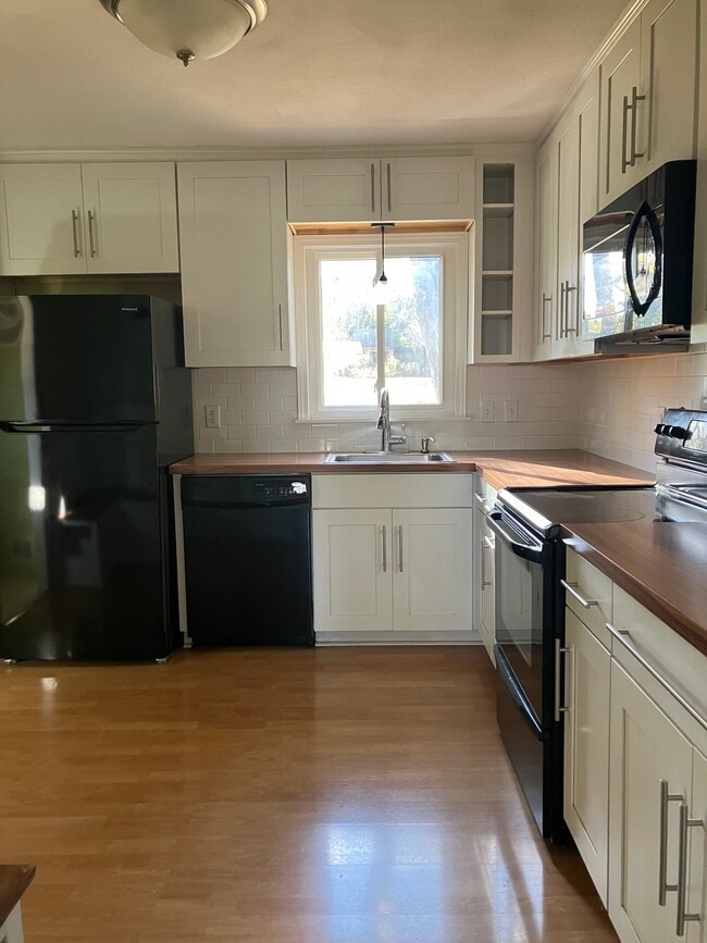 6825 W 82nd St, Overland Park, KS 66204 - photo 2