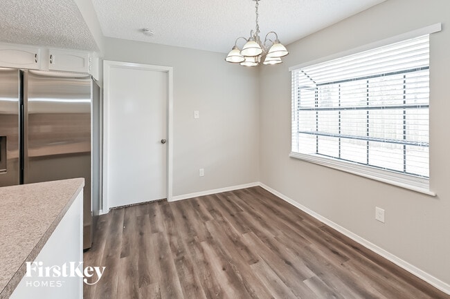 8222 Streamside Dr, Houston, TX 77088 - photo 5