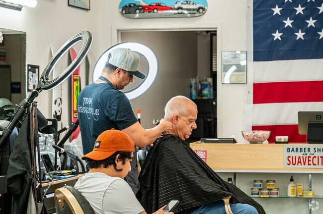 Coyote Canyon locals choose Ab's BarberStudio 4.0 to keep their haircuts looking fresh.