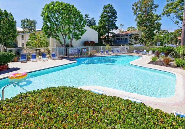 818 Camino Real unit 107, Redondo Beach, CA 90277 - photo 3