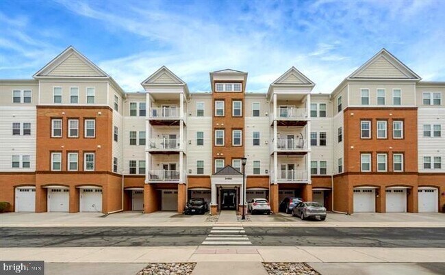 24660 Woolly Mammoth Terrace unit 404, Aldie, VA 20105 - photo 2
