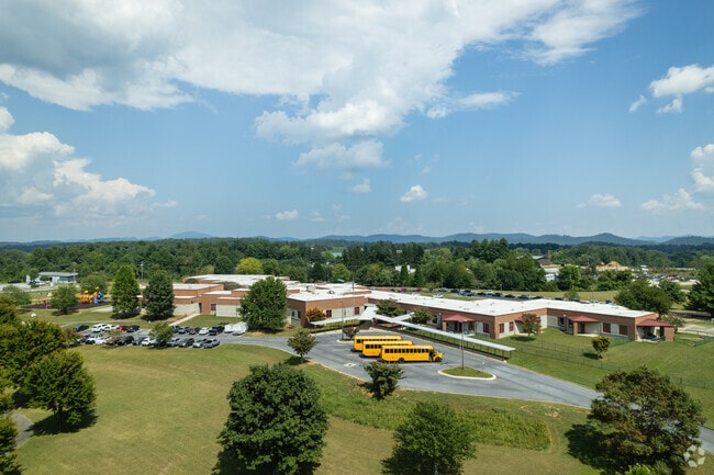 Many students living in Hendersonville attend Upward Elementary School.