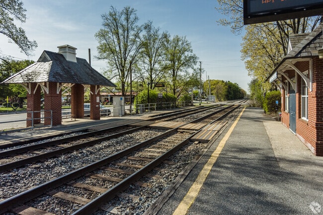 The Marc train has a stop in Riverdale Park, right next to Calvert Hills.