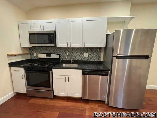 89-91 Hancock St unit 9, Cambridge, MA 02139 - photo 6