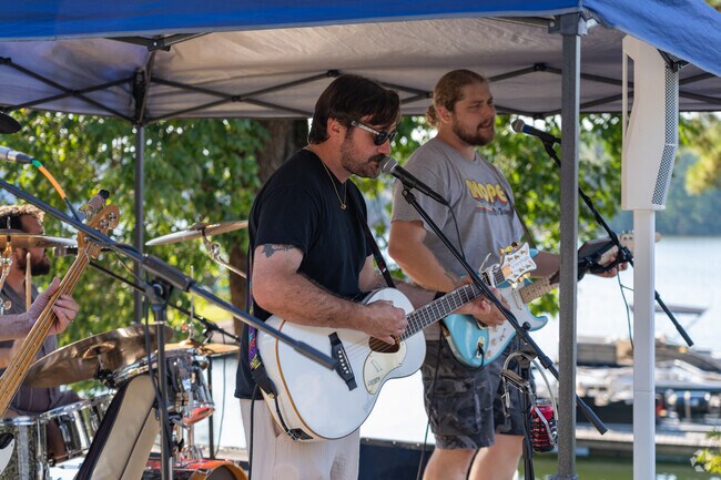 Catch live music at 219 On The Lake every weekend.