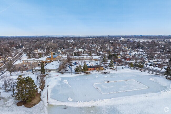 Kenny Park is right next to Kenny Community School in Minneapolis, MN.