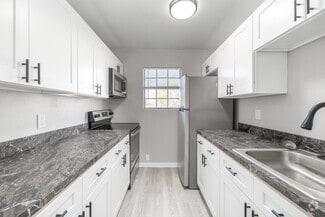 402 Lawrence Ave, Syracuse, NY 13212