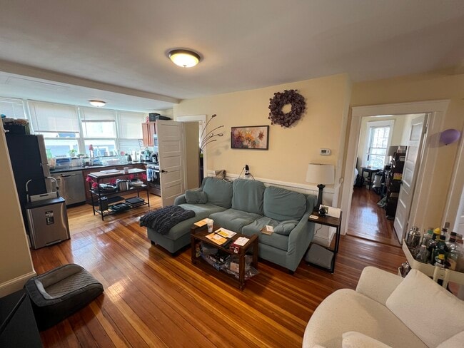 332 Beacon St unit 3, Somerville, MA 02143 - photo 2