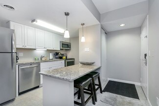 527 D'Onofrio Dr Unit 1, Madison, WI 53719