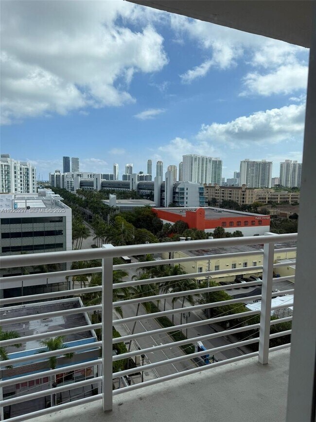 Venture At Aventura East unit 1008, Miami, FL 33180 - photo 6