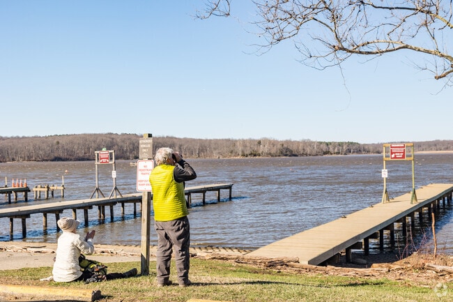 Pohick Bay Regional Park offers a serene setting for birdwatching enthusiasts.