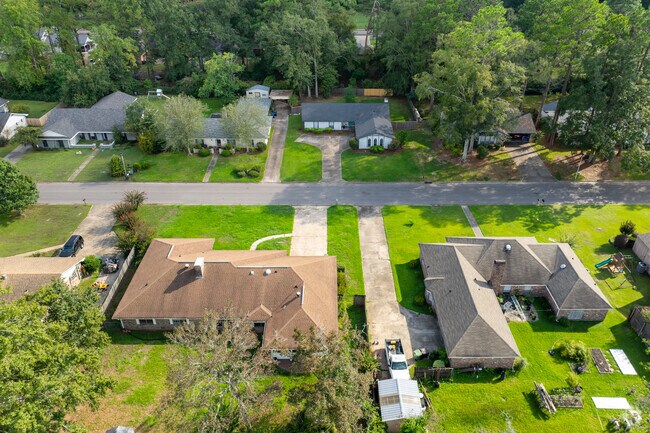 Ranch homes in Jamestown-Lincoln are admired for their traditional design and durable build.