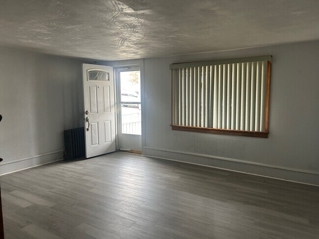 63 Miner St unit 63 miner, Hudson, PA 18705 - photo 5