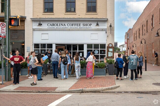Franklin Street get crowed when schools back in Chapel Hill.
