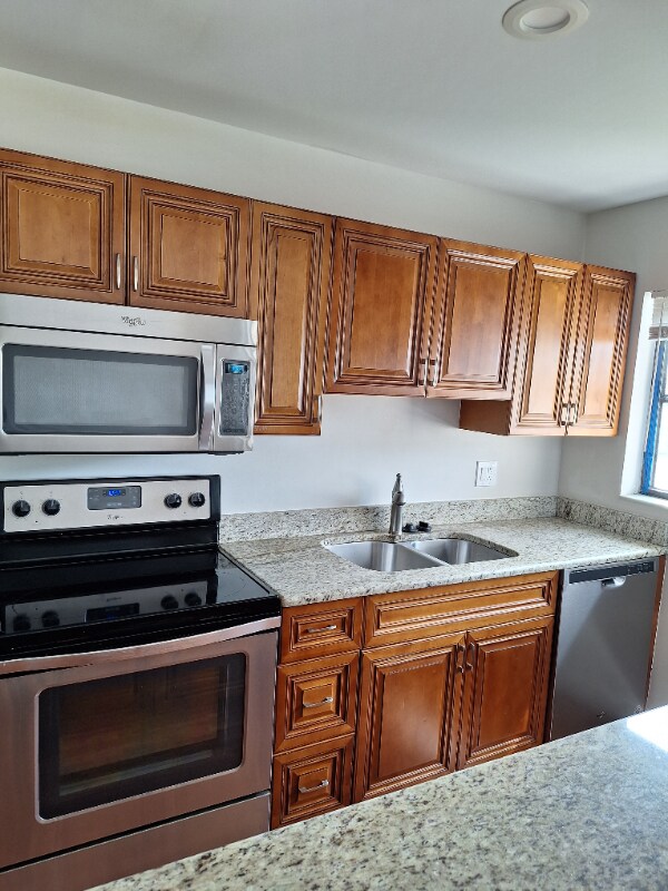 665 Enfield St unit B12, Boca Raton, FL 33487 - photo 4