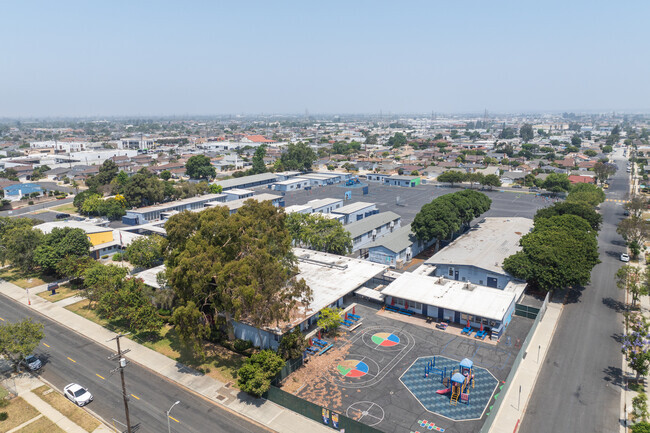 186th St Elementary School is home of the Wise Owl Nation.