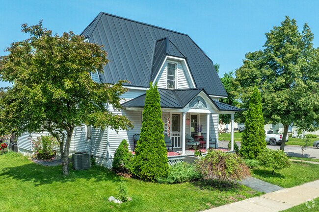 Tomah's northeast aside is home to several unique 21st-century New Traditional builds.