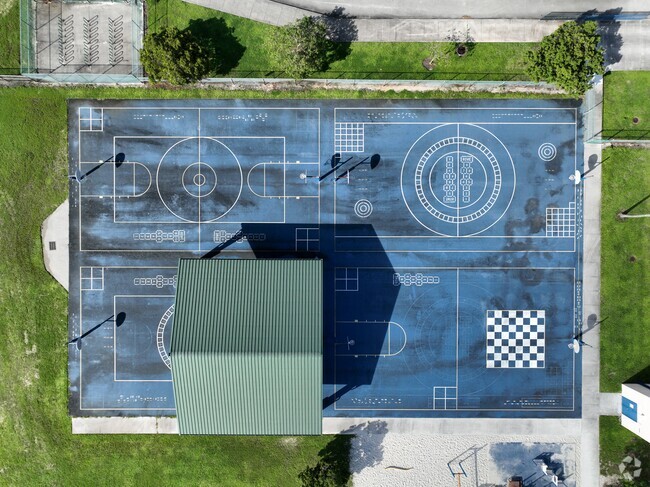 Multiple half basketball courts are available for the Lakeside Elementary School students.