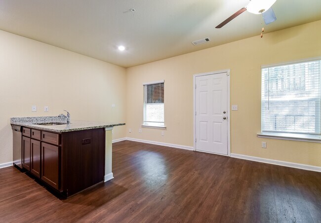 503 Highwood Lane, East Point, GA 30344 - photo 5