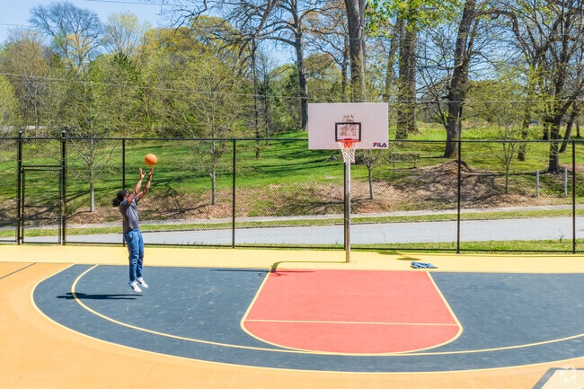 Residents in Bankhead can shoot some hoops at Maddox Park.
