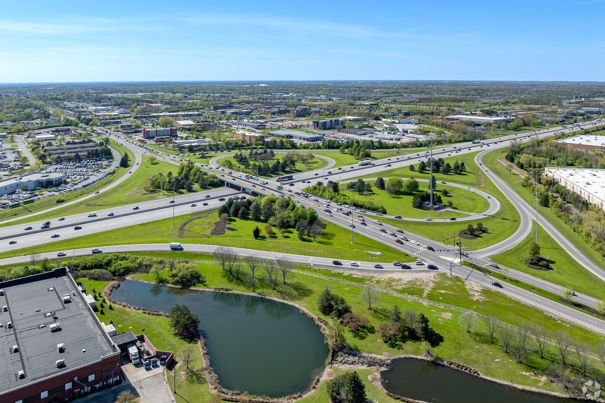 The Mill Run neighborhood have an easy access to Interstate 270.