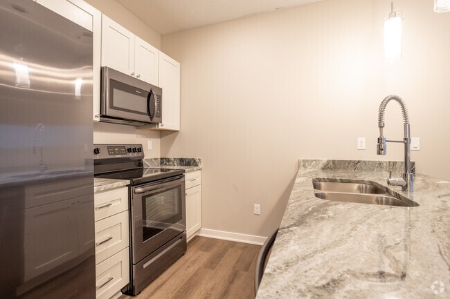 Edge 204, Omaha, NE 68130 - photo 7