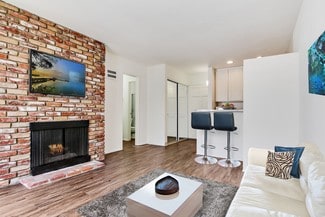 10989 Rochester Ave, Los Angeles, CA 90024