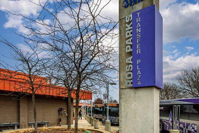 The Starz bus service is available in and around Saint Stephens Brockway-Carmen.