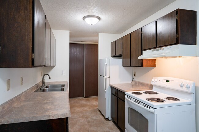 Robinwood, Coon Rapids, MN 55433 - photo 7