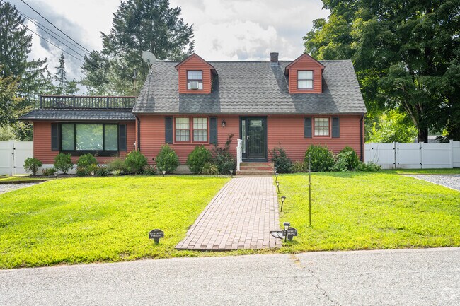 Discover diverse Cape Cod home styles in Preston, CT with stunning options.