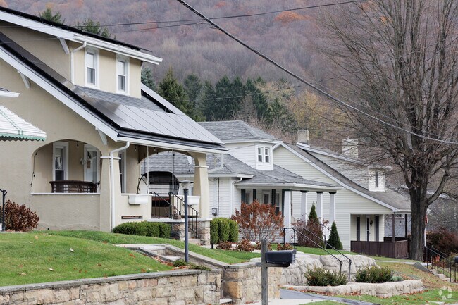Well maintained mid-century homes in Chinchilla, PA.