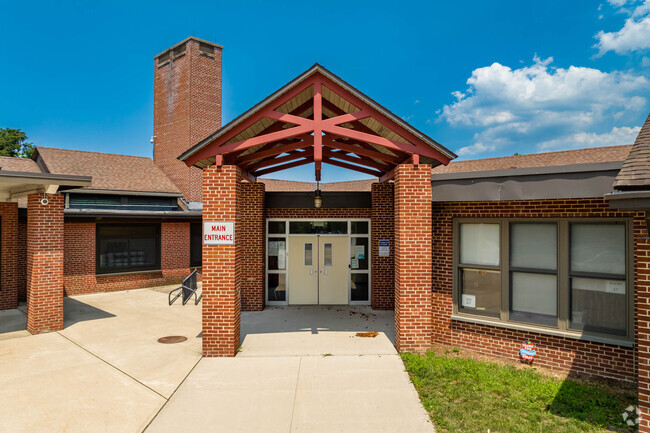 This is the main entrance to Smithtown Elementary School.