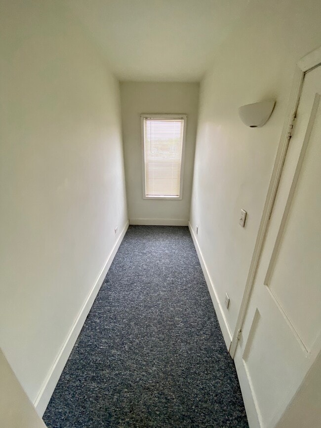 823 West Ave S, La Crosse, WI 54601 - photo 2