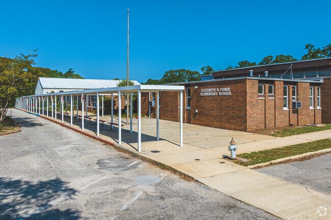 Elizabeth Fonde Elementary School-Entrance