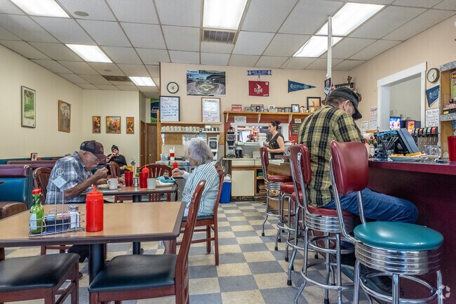 Uncle Dave's Cafe in Parkwood serves up delicious comfort food in a cozy atmosphere.